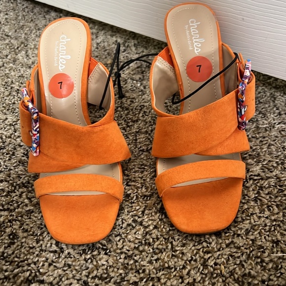 Sandals - Picture 2 of 6